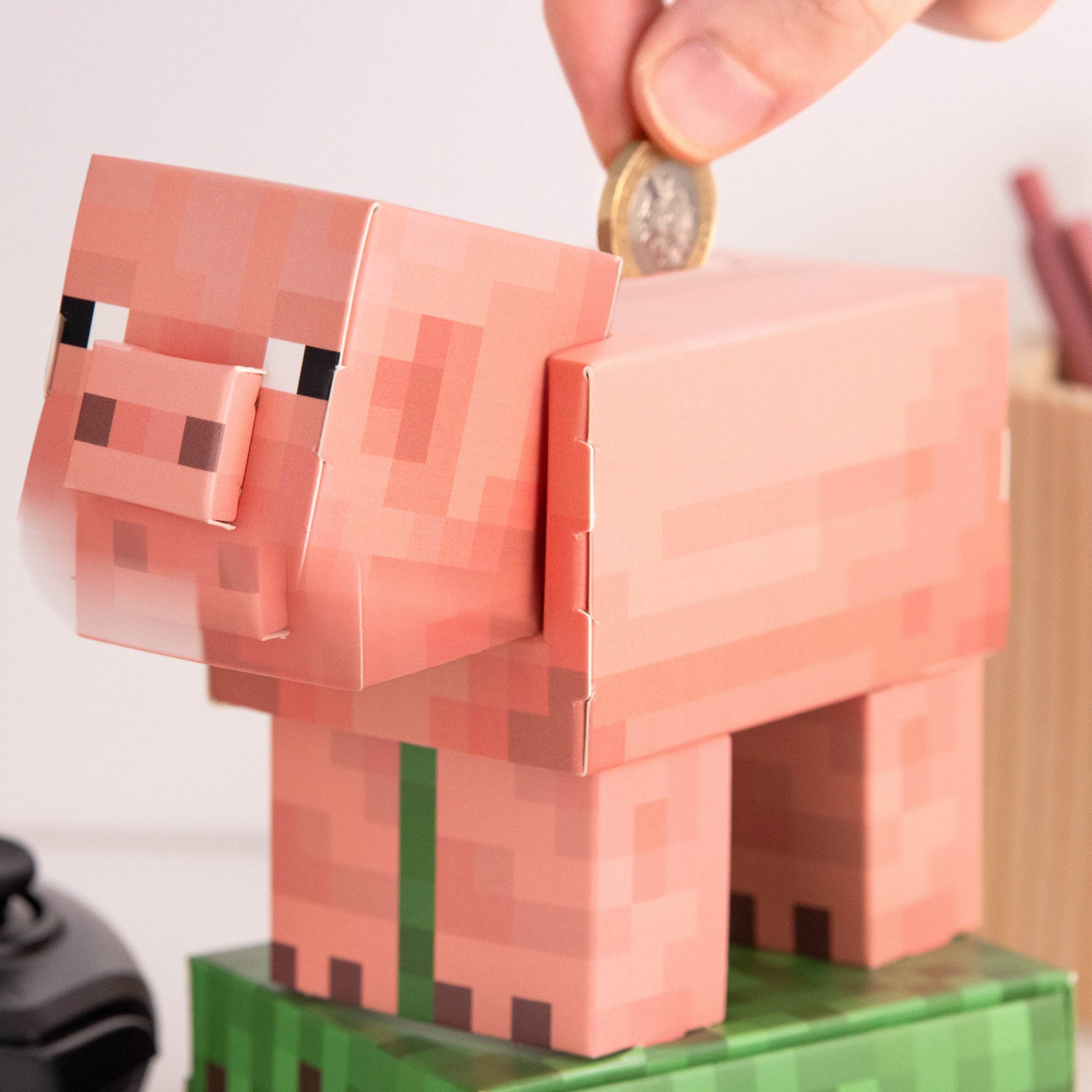 Minecraft Build Your Own Money Box Kit - Character.com