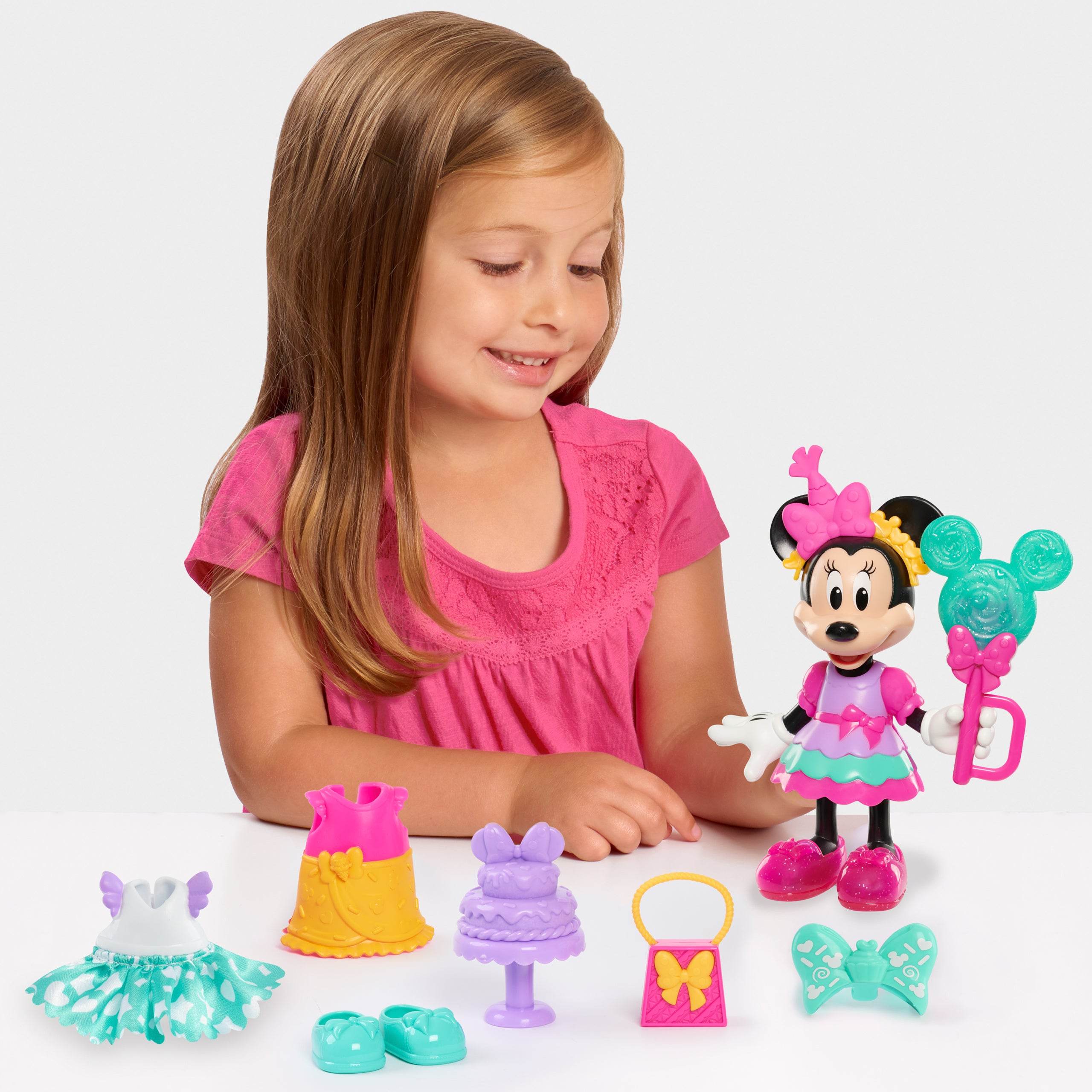 Minnie Mouse Wardrobe Toy - Character.com